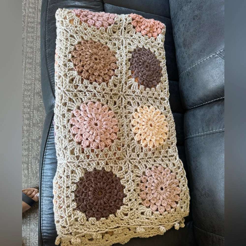 Boho Crochet Sunburst Blanket in gorgeous pinks & browns !